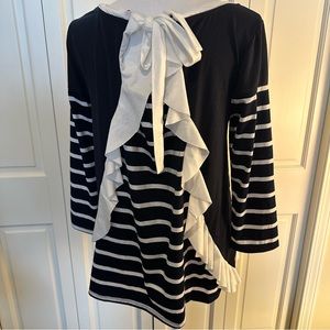 ⚓️ Cruise ready UMGEE top with the cutest back! 🛳️